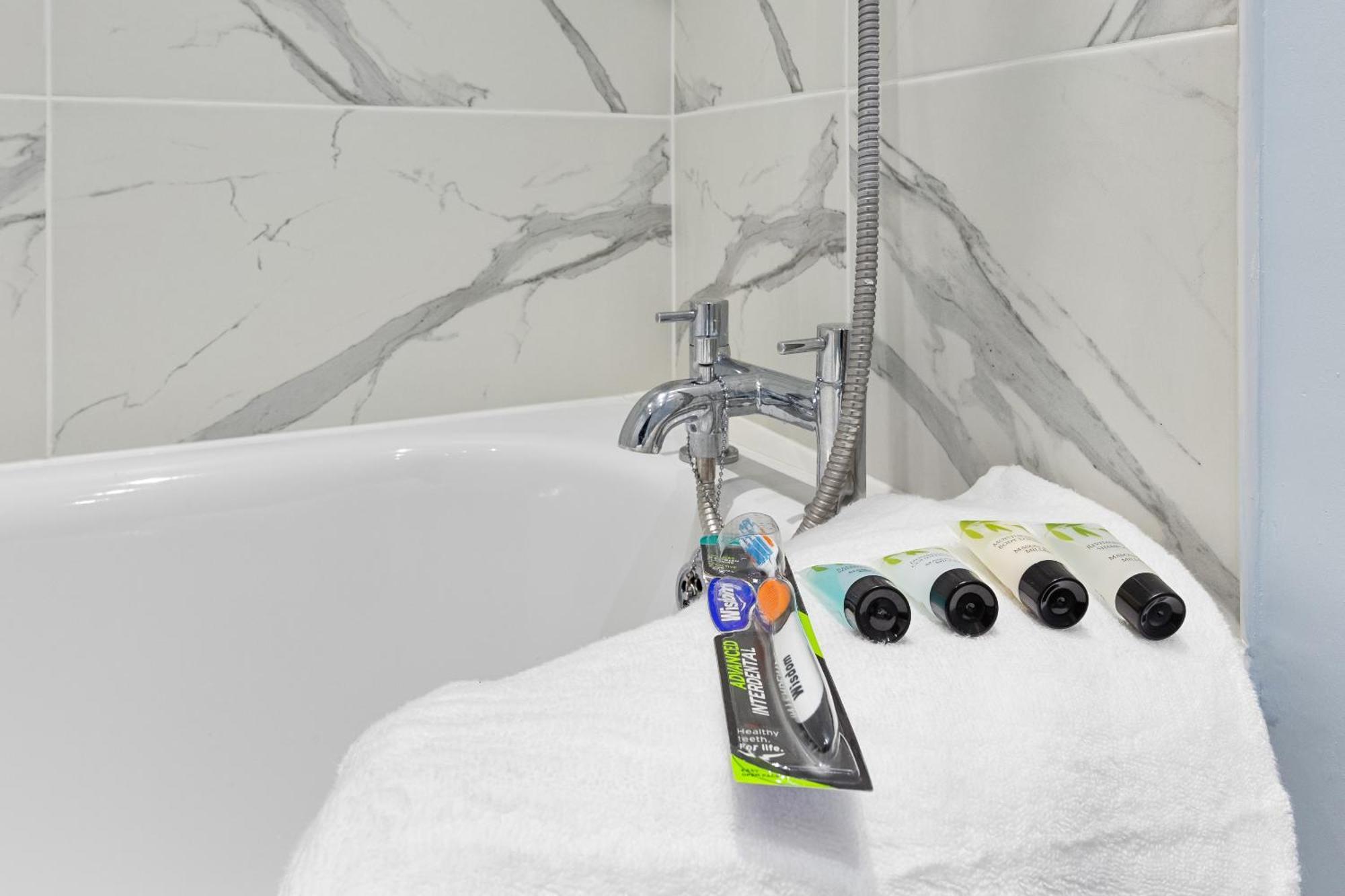 Elegant 2Br London Hideaway- King Bed, Sleeps 6 - Parking- Instant Book- 20 Percent Off Limited Time! Barnet Luaran gambar
