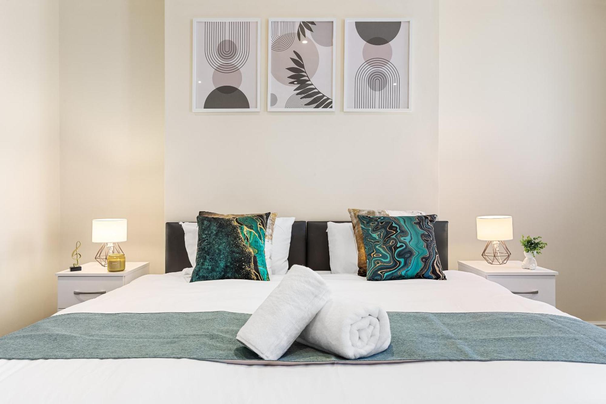 Elegant 2Br London Hideaway- King Bed, Sleeps 6 - Parking- Instant Book- 20 Percent Off Limited Time! Barnet Luaran gambar