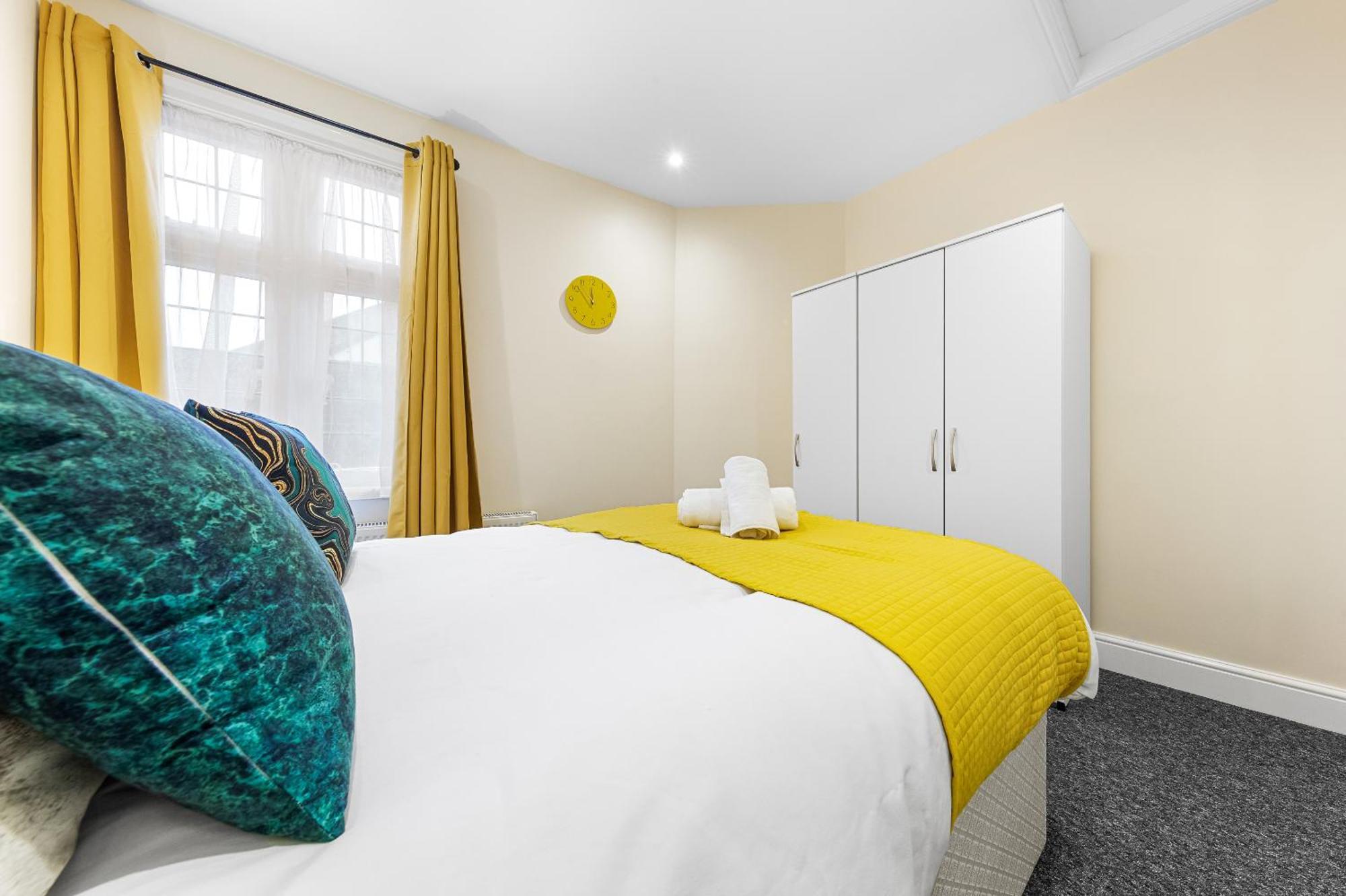 Elegant 2Br London Hideaway- King Bed, Sleeps 6 - Parking- Instant Book- 20 Percent Off Limited Time! Barnet Luaran gambar